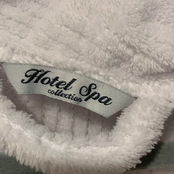 Spa/hotel robe / medium-large - Picture 2 of 2